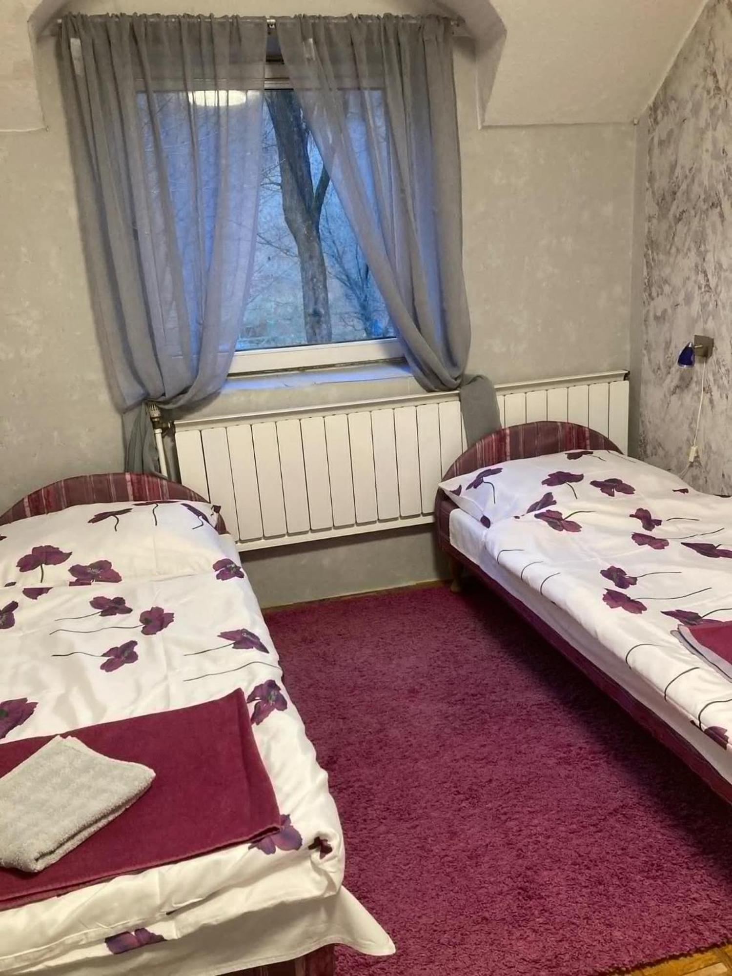 Mathias Lovasudvar Kemence Buitenkant foto